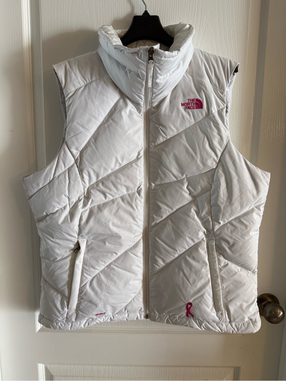 The North Face Puffer Vest
Women's Large Breast Cancer
Edition